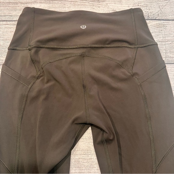 🍋Women’s Lululemon All The Right Places 23” Crop size 4🍋 - Picture 3 of 11